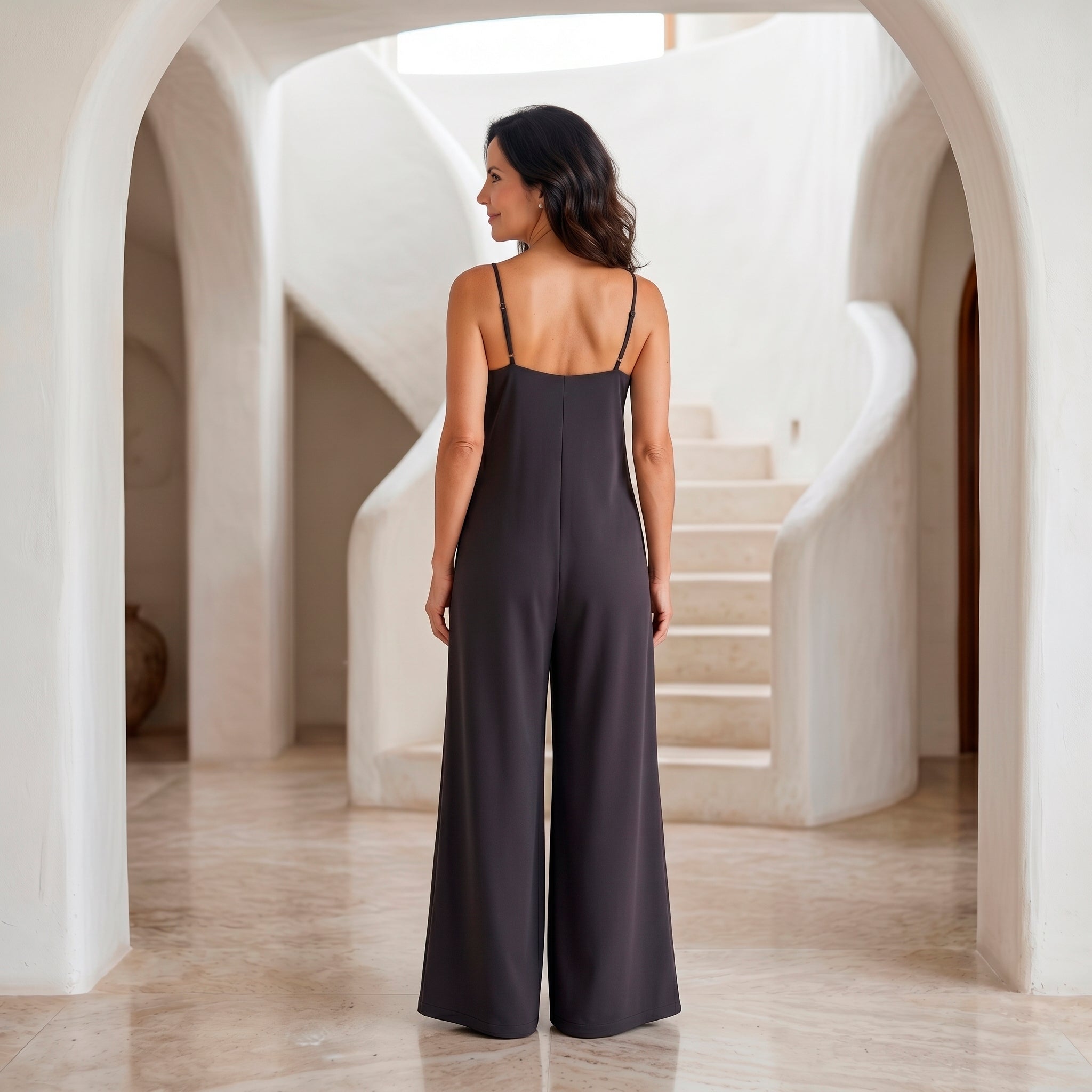 Macacão Longo Pantalona Decote V — Preto