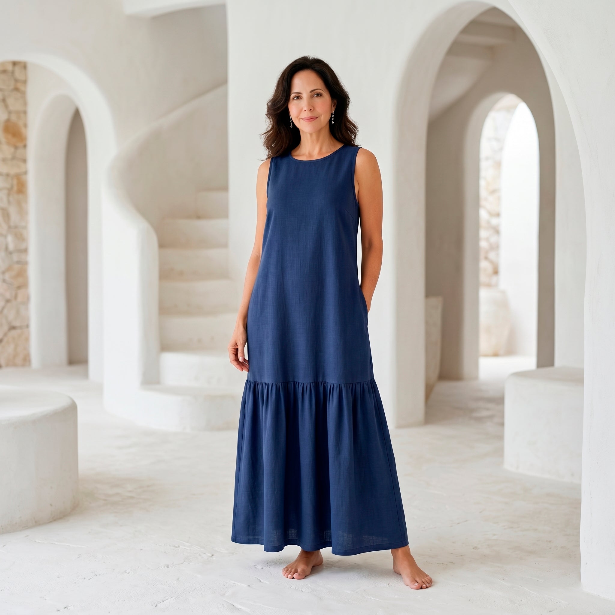 Vestido Longo Gola Careca com Babado — Azul Marinho