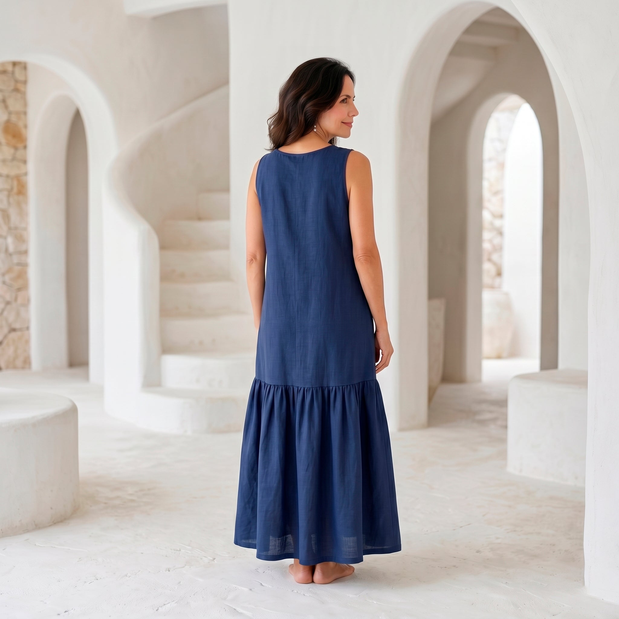Vestido Longo Gola Careca com Babado — Azul Marinho