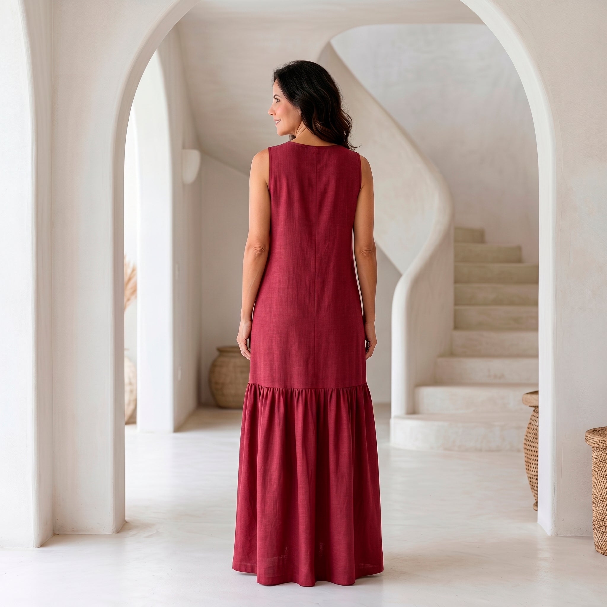 Vestido Longo Gola Careca com Babado — Bordô
